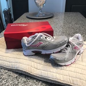 Saucing Women's Running Shoes - Grid Cohesion NX